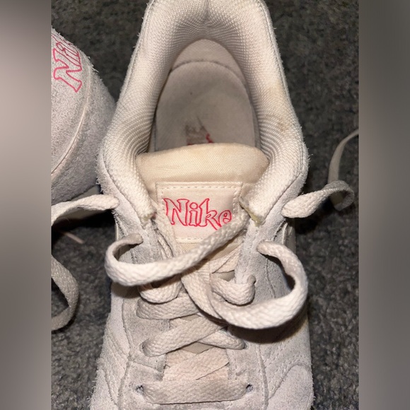 Nike Women's MD Runner 2 SE (AQ9121-801) Guava Ice 🌵8 - Picture 7 of 11